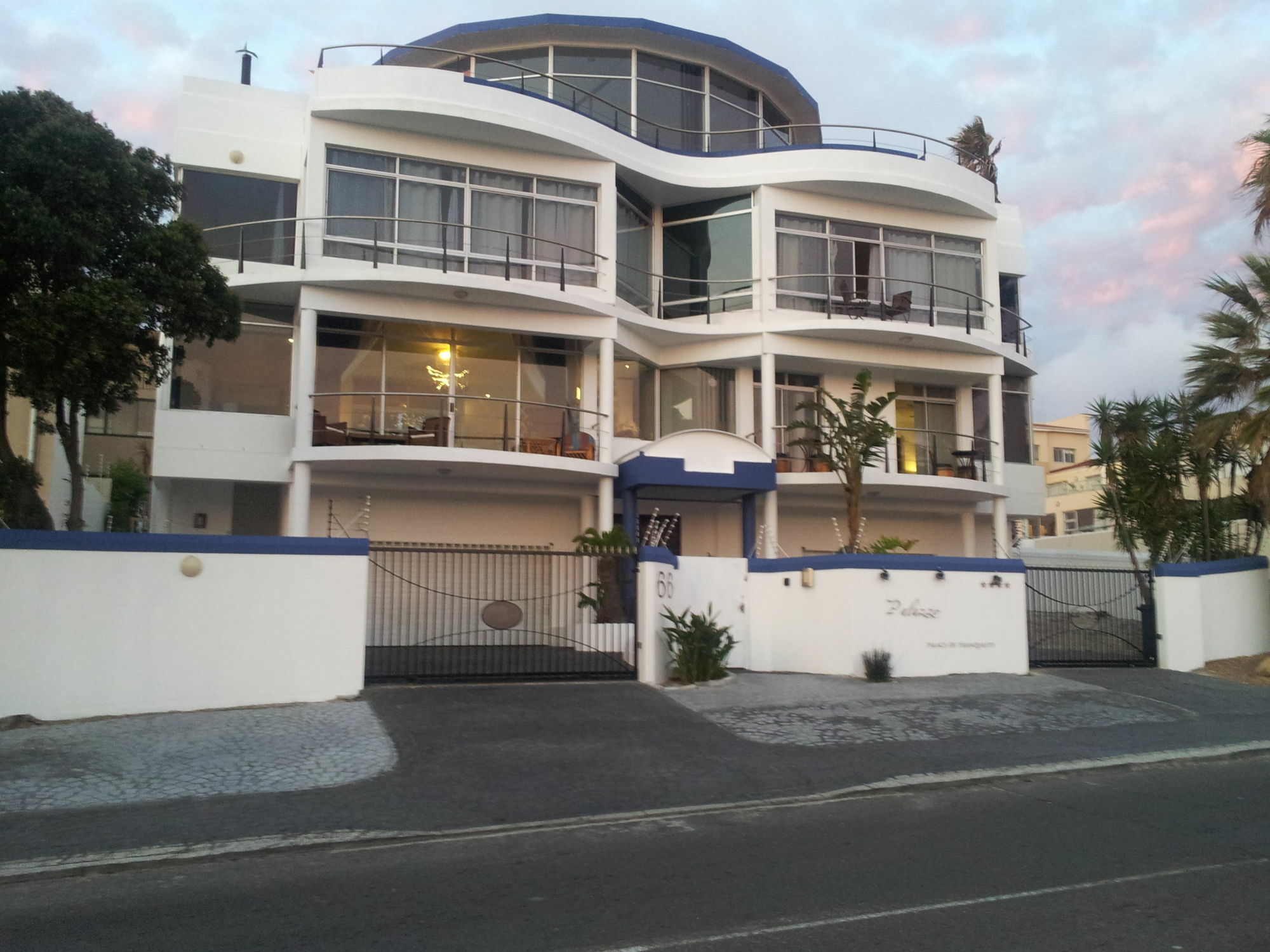 Bread & Barrel Palazzo Blouberg Hotel Bloubergstrand Exterior foto